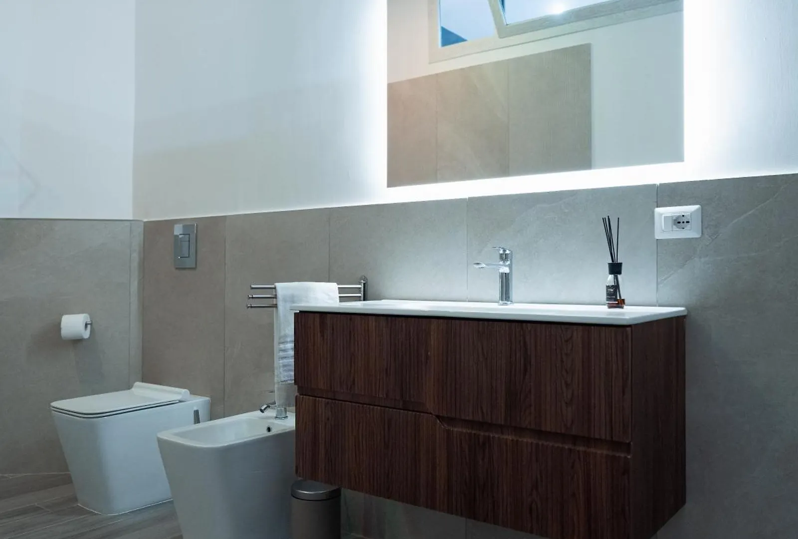 Luxury Boutique Vesuvio Apartment Naples 0*,  Italy